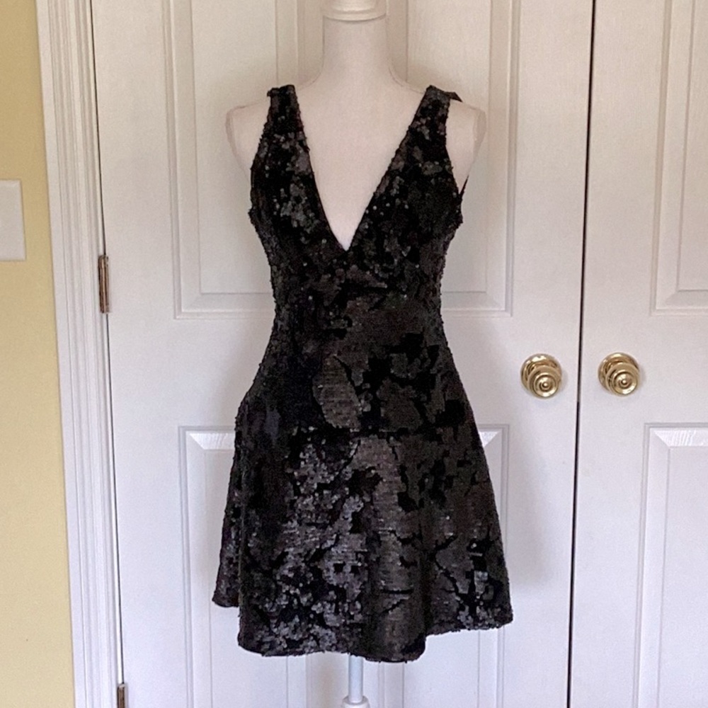 GB Gianni Bini Black Sequin Dress w/ Low Back & Tie at Top of Back